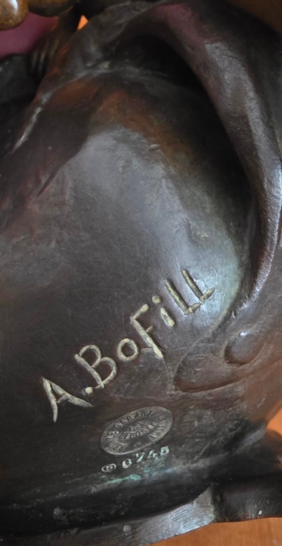 Antoinne Bofill. Child On A Jar. Bronze.-photo-3