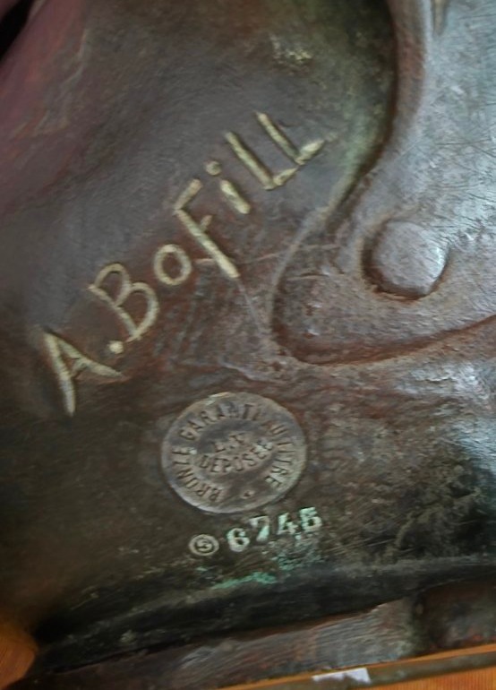 Antoinne Bofill. Child On A Jar. Bronze.-photo-4