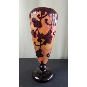 Le Verre Francais. Vase modèle Perlière. 36 cm.