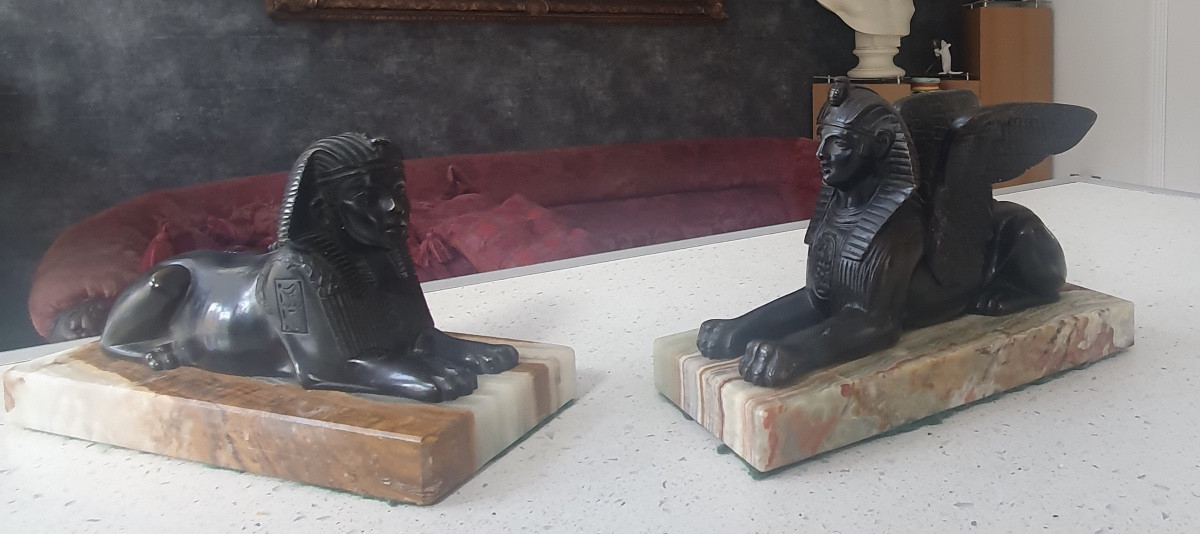 Paire de sphinx en bronze