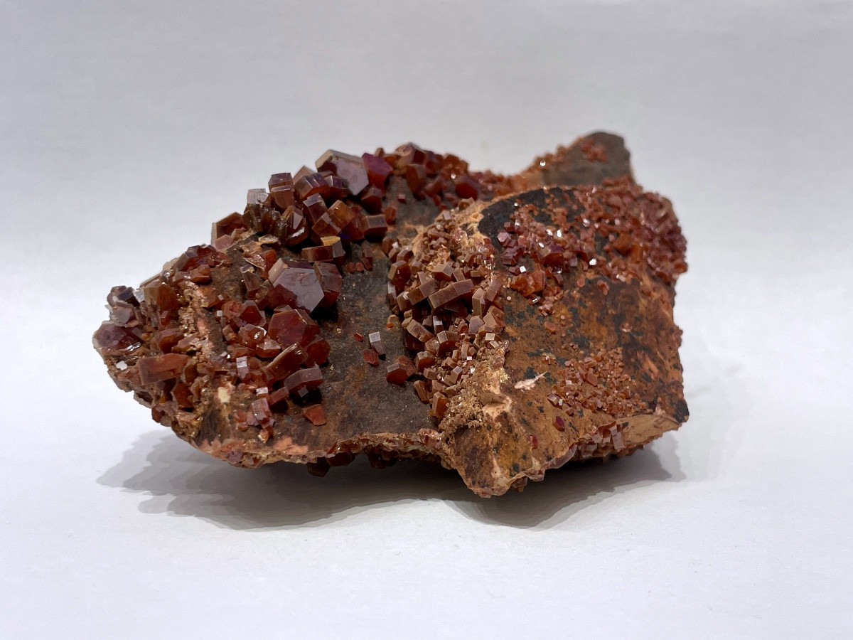 Vanadinite - curiosité Minérale - pierre brute 