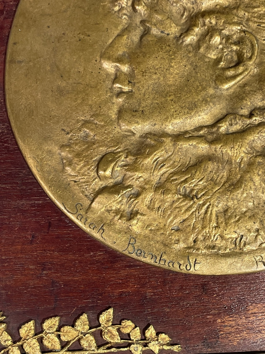 Prevot Vallo - Large Bronze Medal Depicting Sarah Bernhardt In Profile. -photo-8