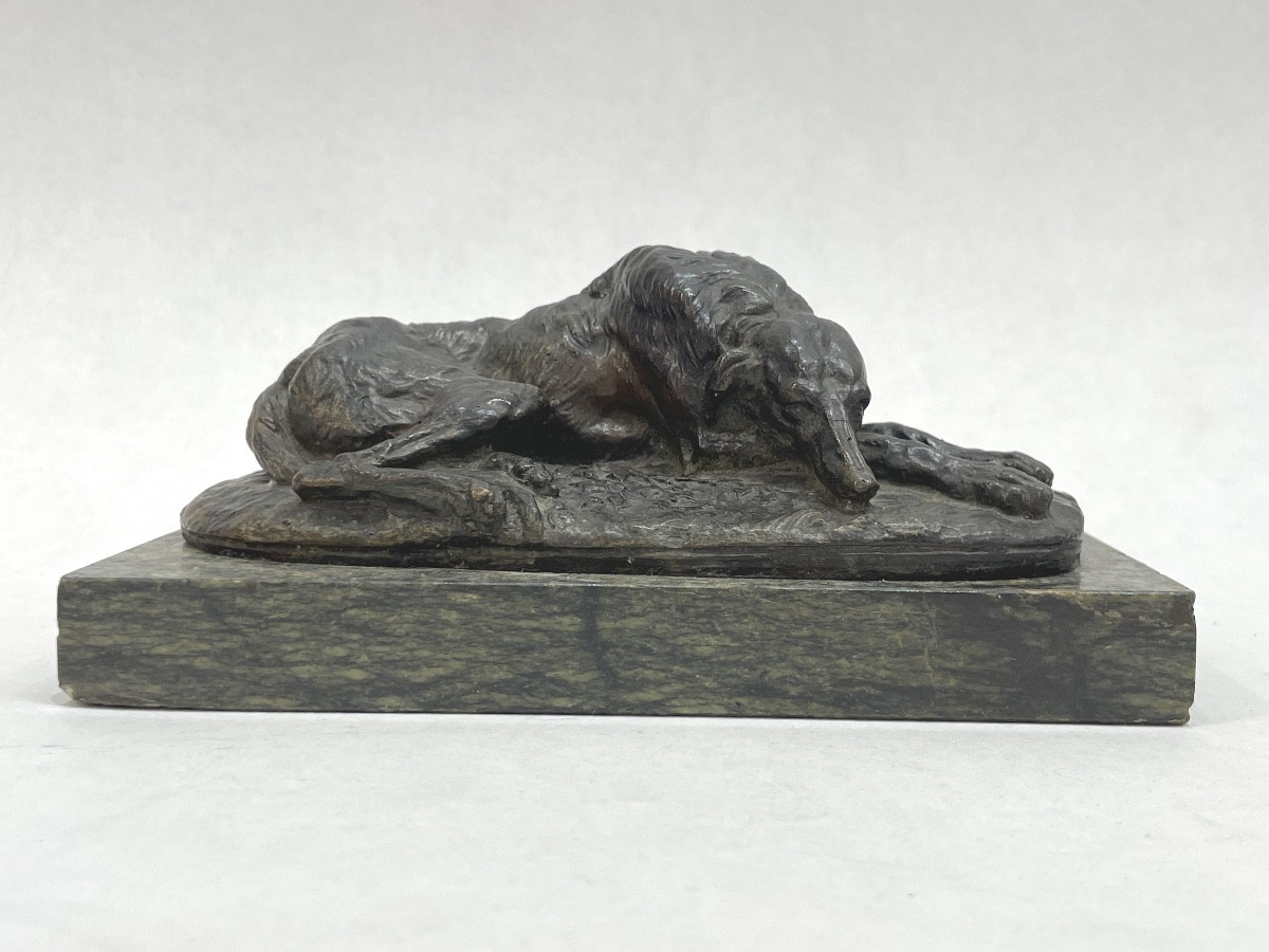 GAYRARD Paul ( 1807 - 1855) attribué à - Lévrier couché en bronze - 