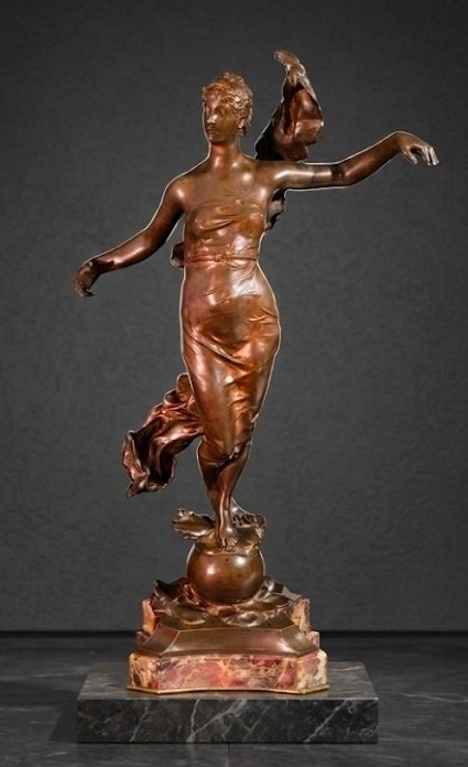 Eugène Marioton (1857-1930) – Phœbé ou L' Aurore, Élégante sculpture en bronze 