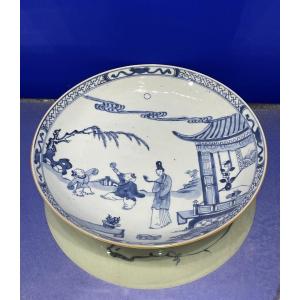 China - Porcelain Dish Decorated With A Pagoda, A Scholar, And Children Playing. Kangxi Period