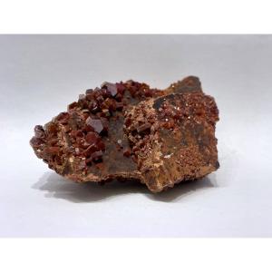 Vanadinite - curiosité Minérale - pierre brute 