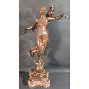 Sculpture en bronze allégorie Phoebe signé Eugène Marioton 1857-1930