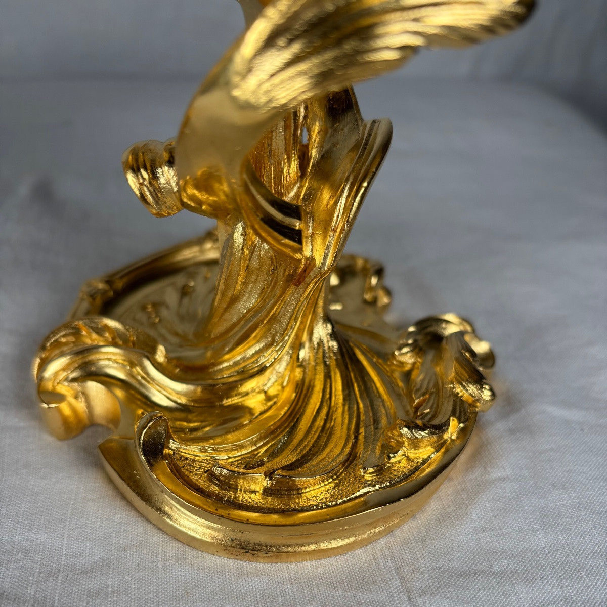 Paire de bougeoirs en bronze doré de style Louis XV rocaille Circa 1900-photo-1