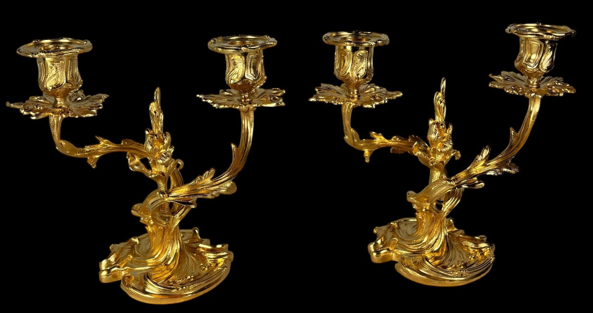 Paire de bougeoirs en bronze doré de style Louis XV rocaille Circa 1900