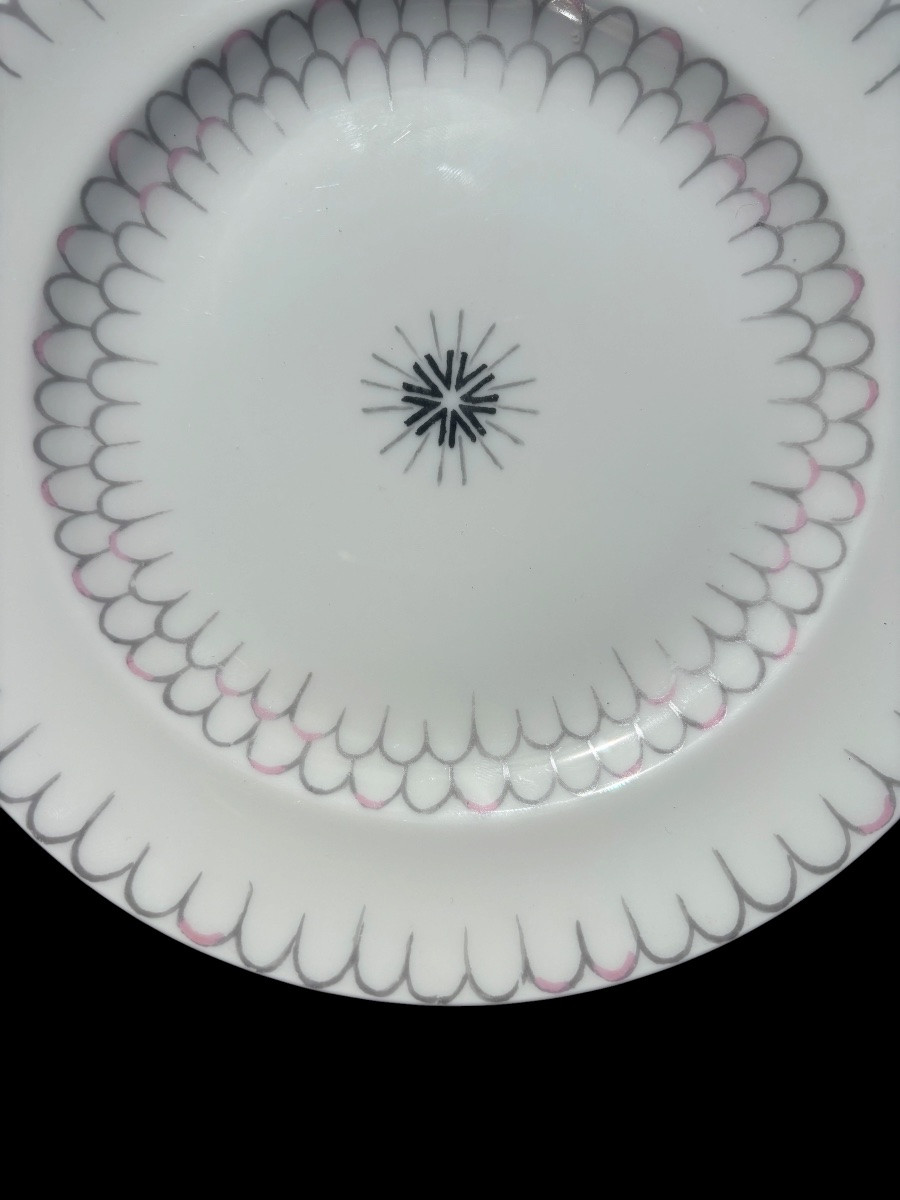 Suite de 7 assiettes  Haviland  Suzanne Lalique.-photo-3