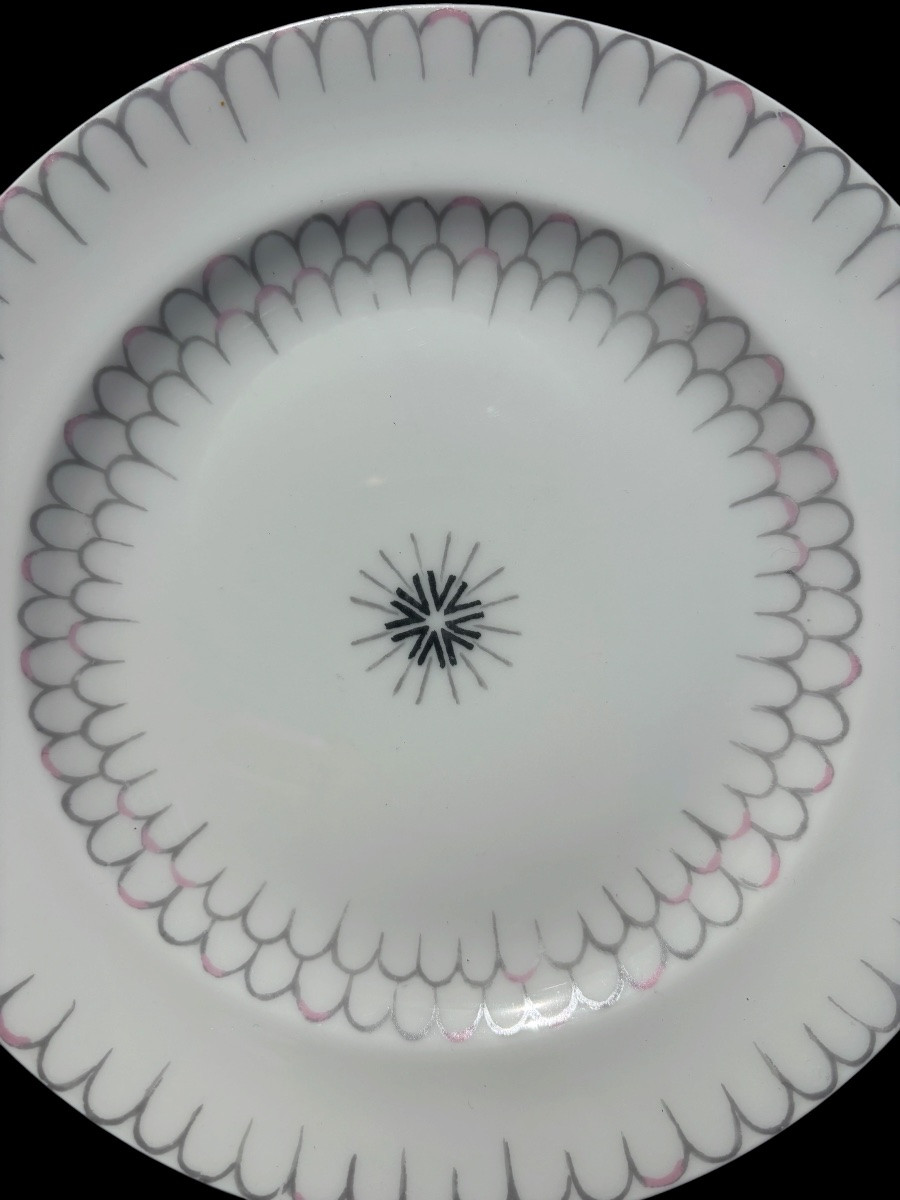 Suite de 7 assiettes  Haviland  Suzanne Lalique.-photo-2