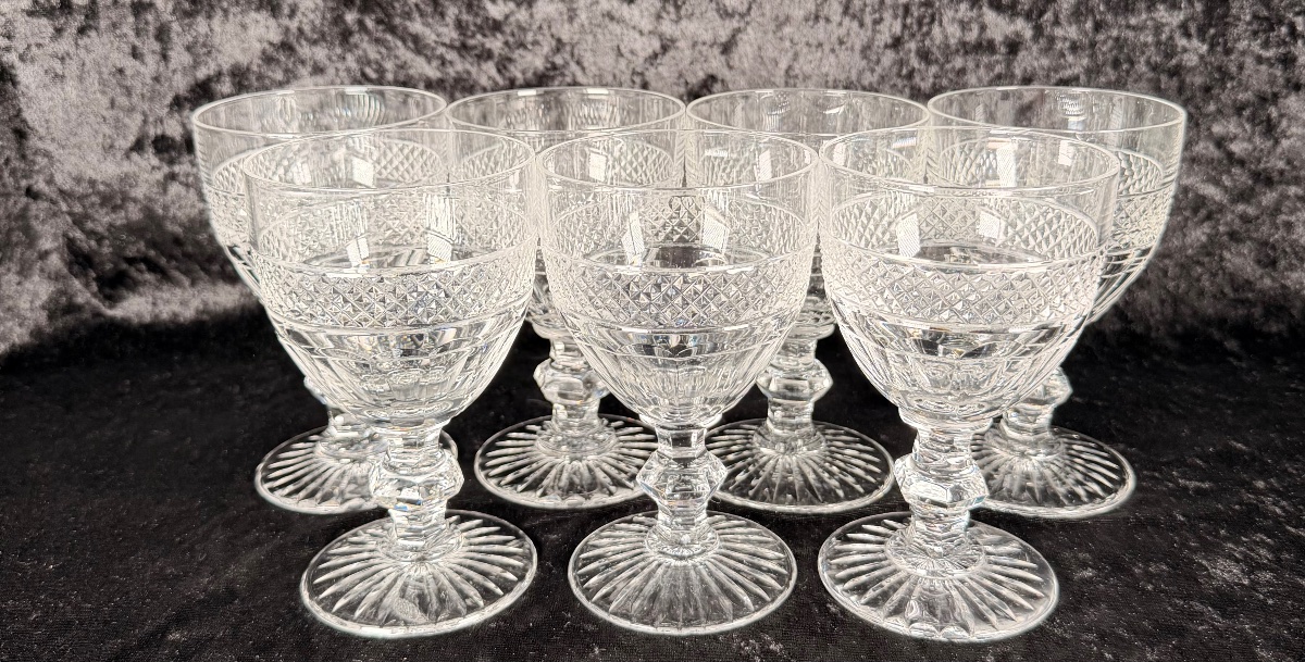 Série de 7 verres à eau cristal Saint-Louis modèle Trianon 