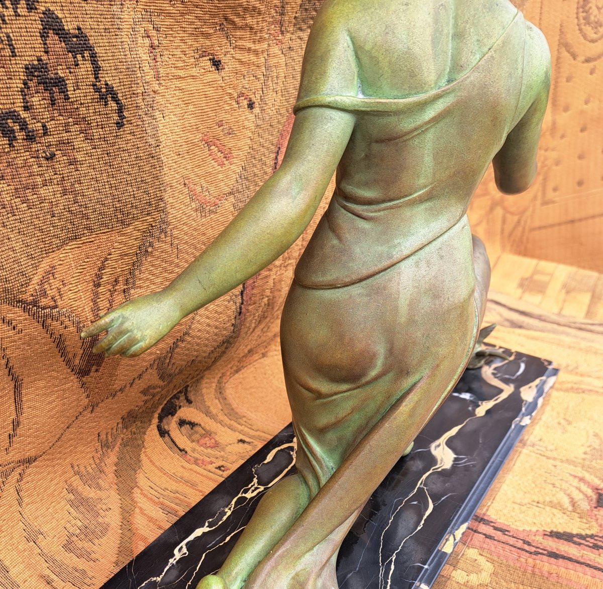 Art Deco Sculpture. Woman With Birds. Signed U. Cipriani.-photo-4