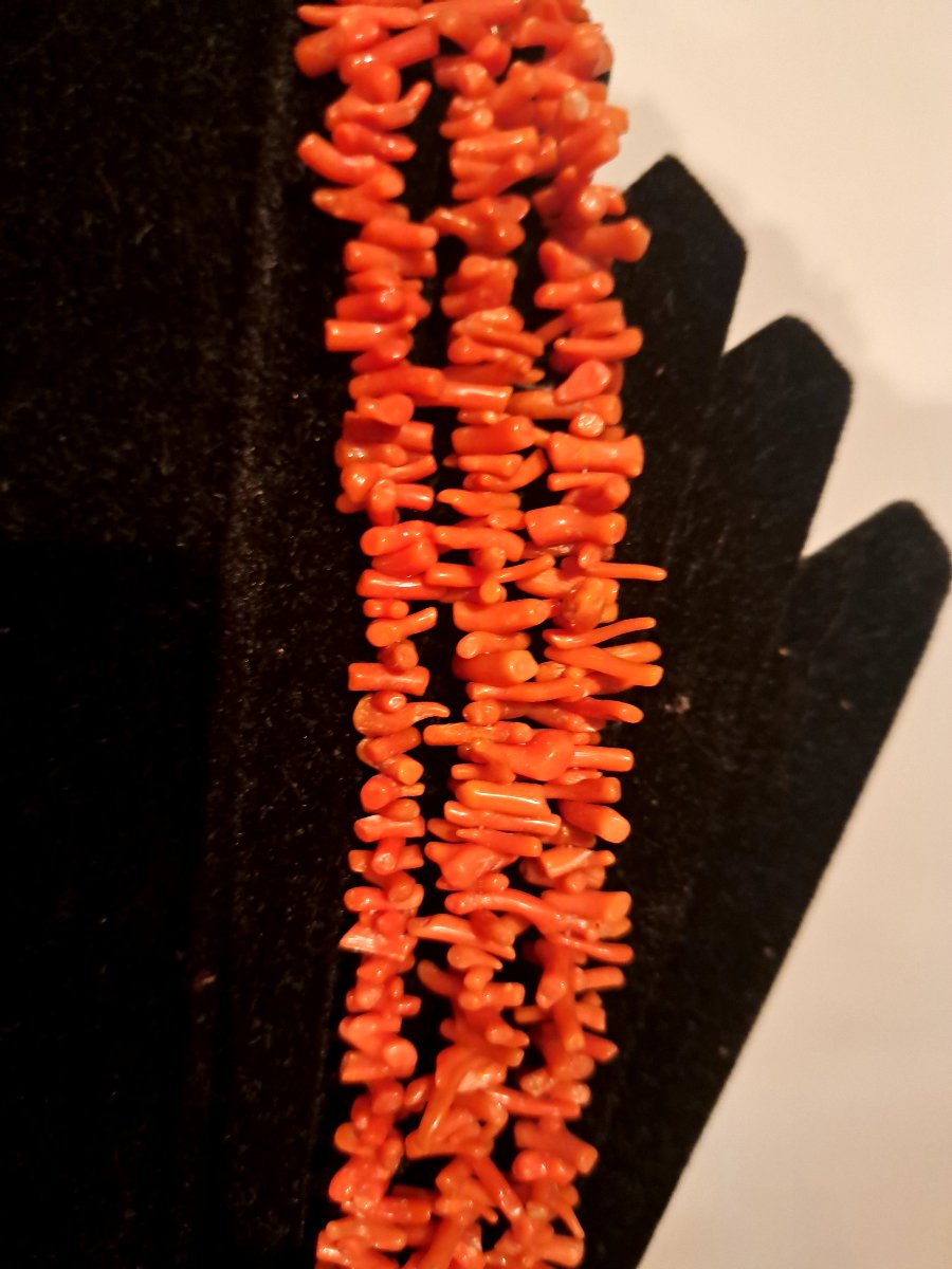 La  Parure en  authentique  Corail.  Année '50-photo-1