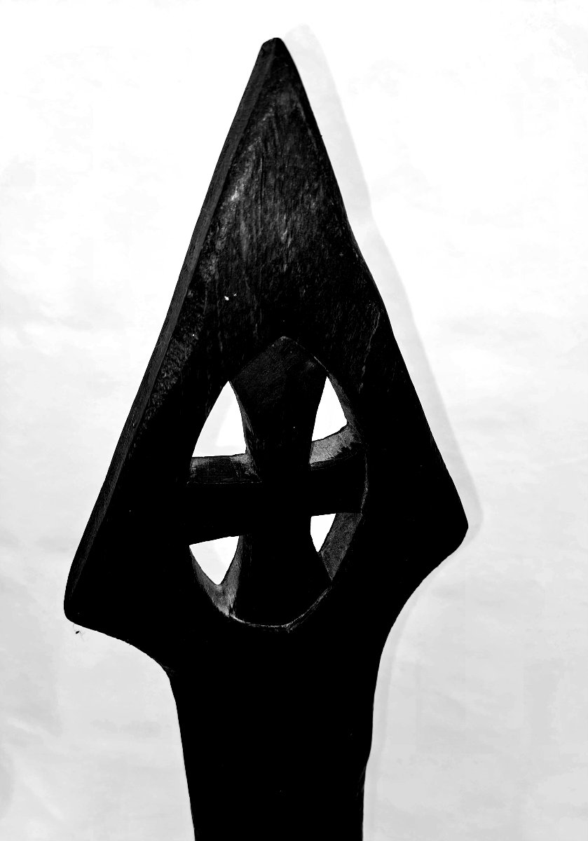 Antique Brutalist Chair. -photo-3