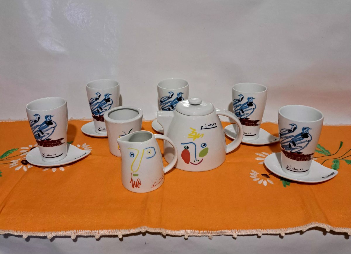 Service a café en porcelaine. "Pablo Picasso ".Année 1961.
