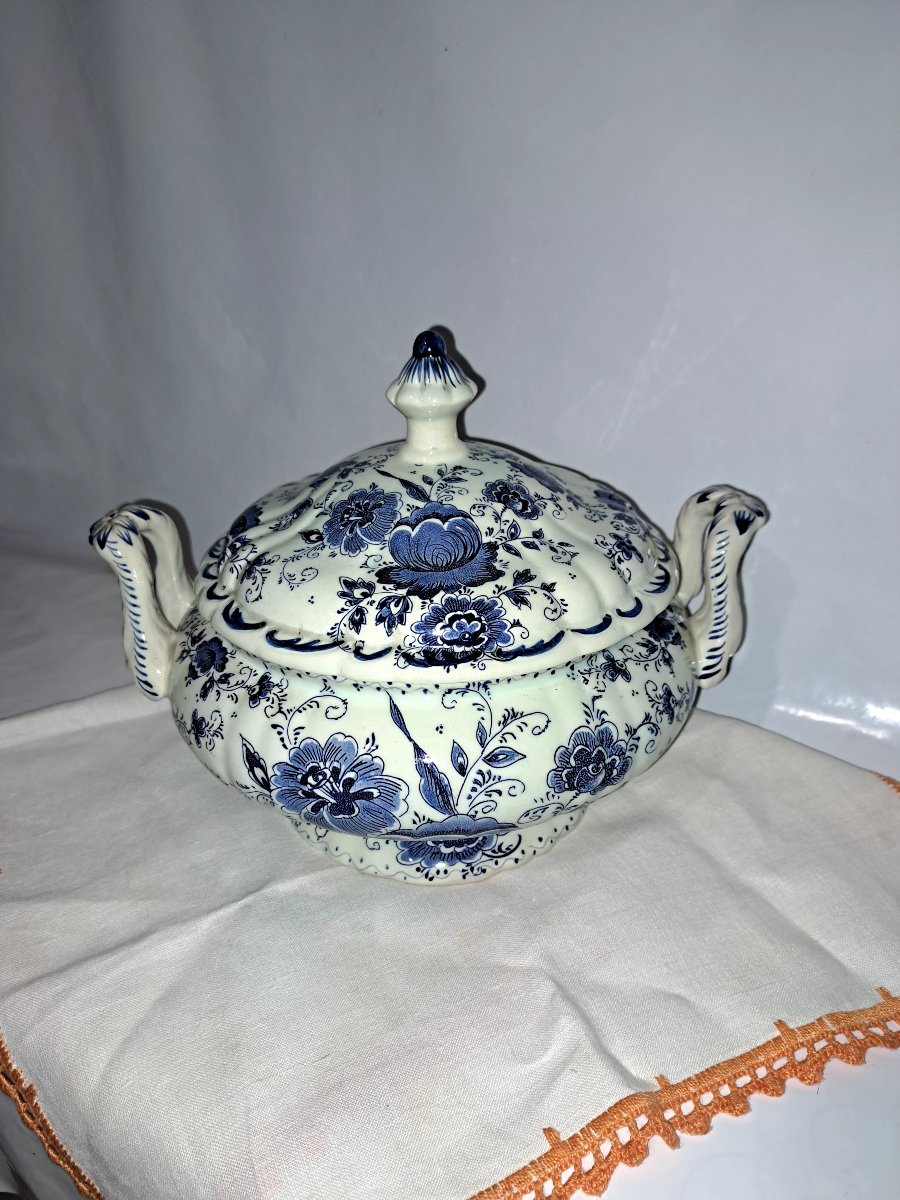 Delf-style Glazed Earthenware Soup Tureen. Signed By Hubert Béquet. 