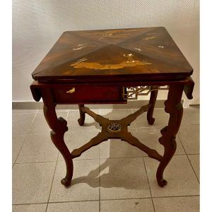 Camille Balny  Table a jeux japonisante 