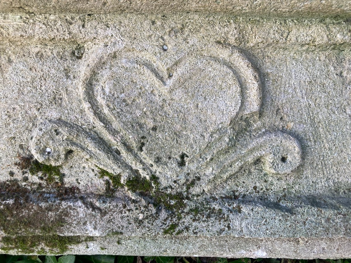 Architectural Element Lintel With Carved Heart Motif, Symbol Of Love-photo-2