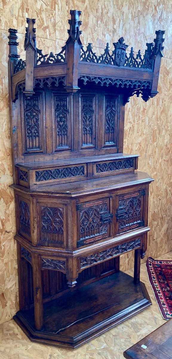 Neogothic Sideboard -photo-1