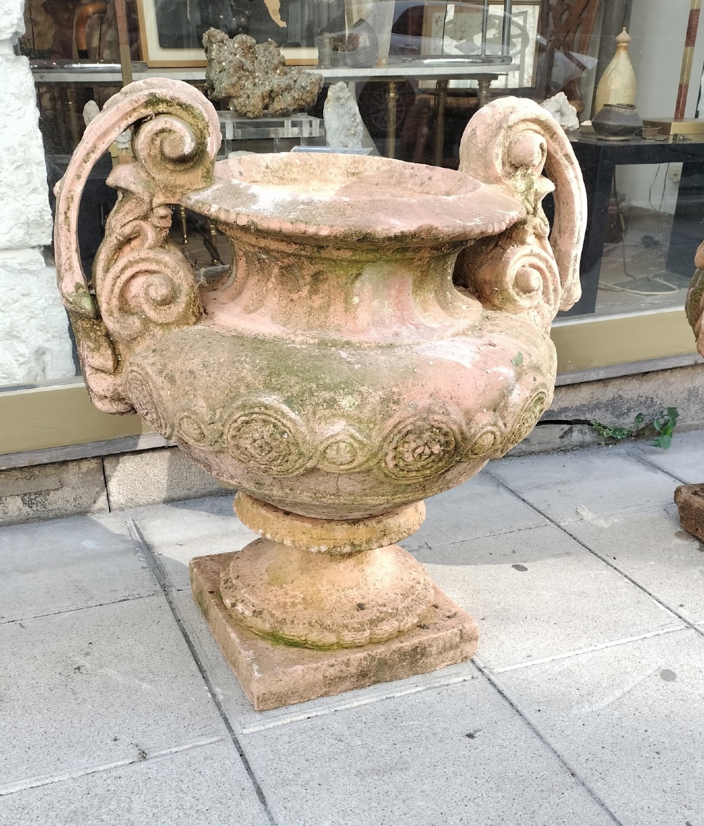 Paire de grands vases de jardin en pierre reconstituée -photo-2