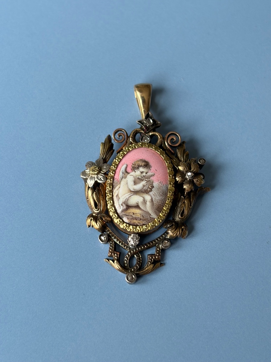 Pendentif Cupidon, émail, or 750, diamants taille rose