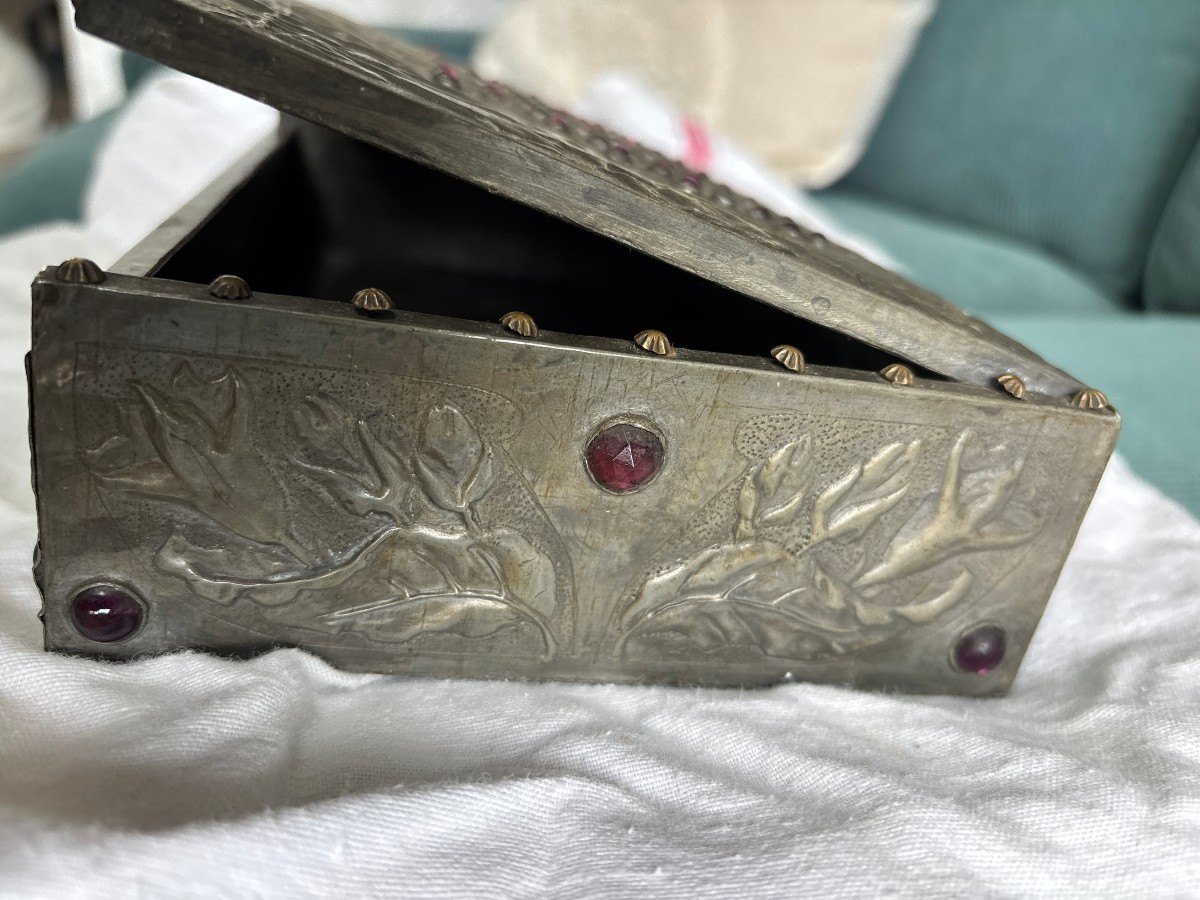 Boite Art Nouveau à motifs floraux et cabochons-photo-3