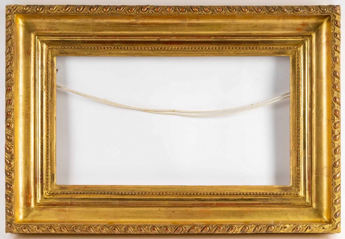 Cadre XIXème style Louis XVI , doré à la feuille d’or- Format 6 M