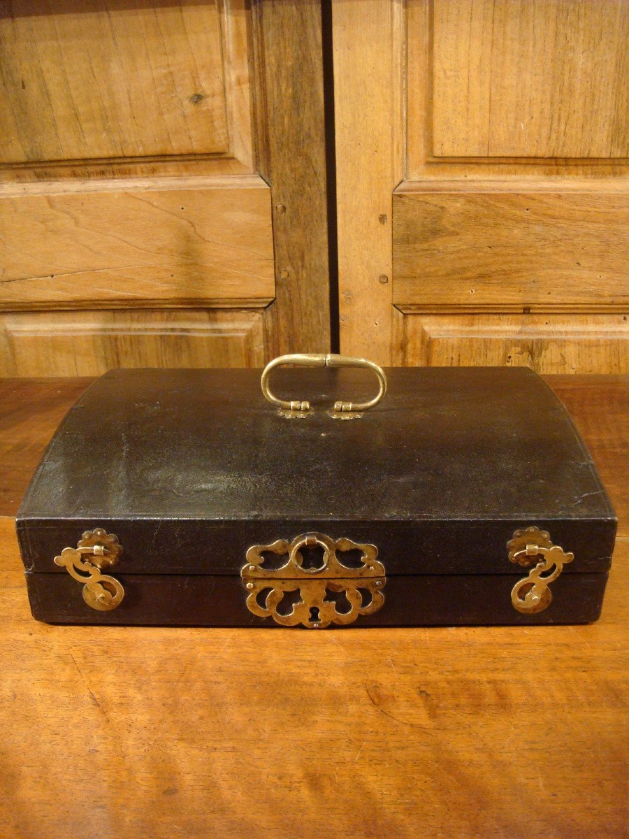 Coffret De Voyage A Ecriture En Cuir Gaine Epoque Louis XIV-photo-2