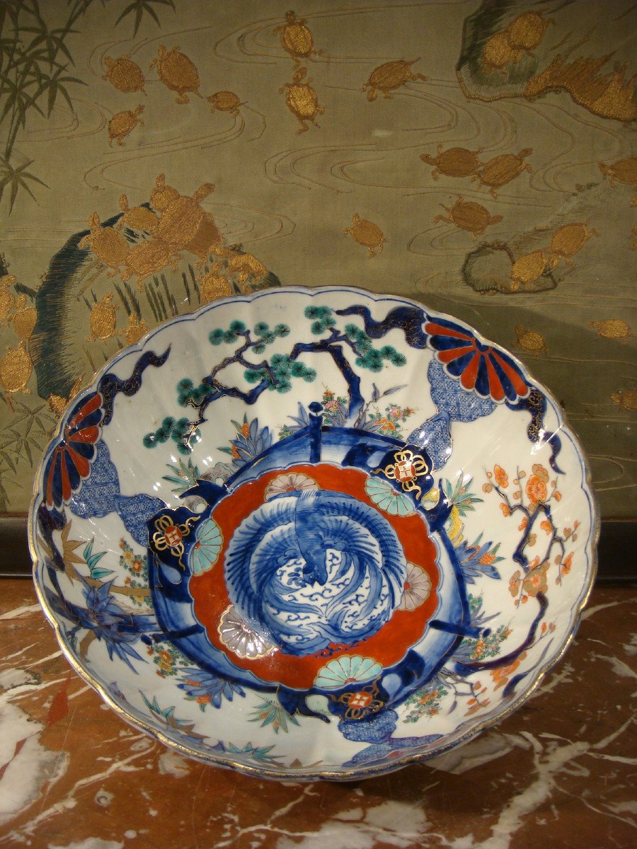 Grand Bol En Porcelaine Imari Japon Epoque XIX ème Siècle.