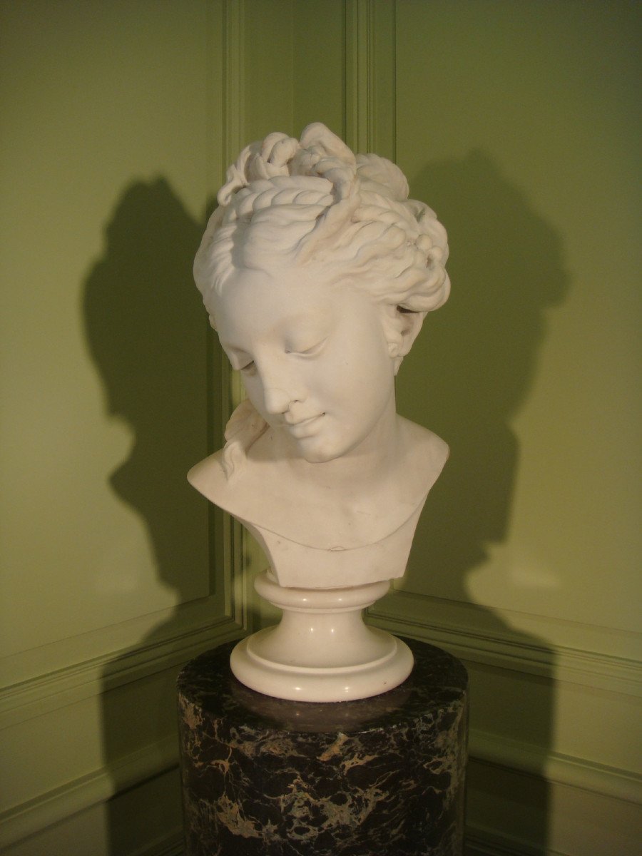 Antique Bust Of Woman Sculpture In Marble-photo-3