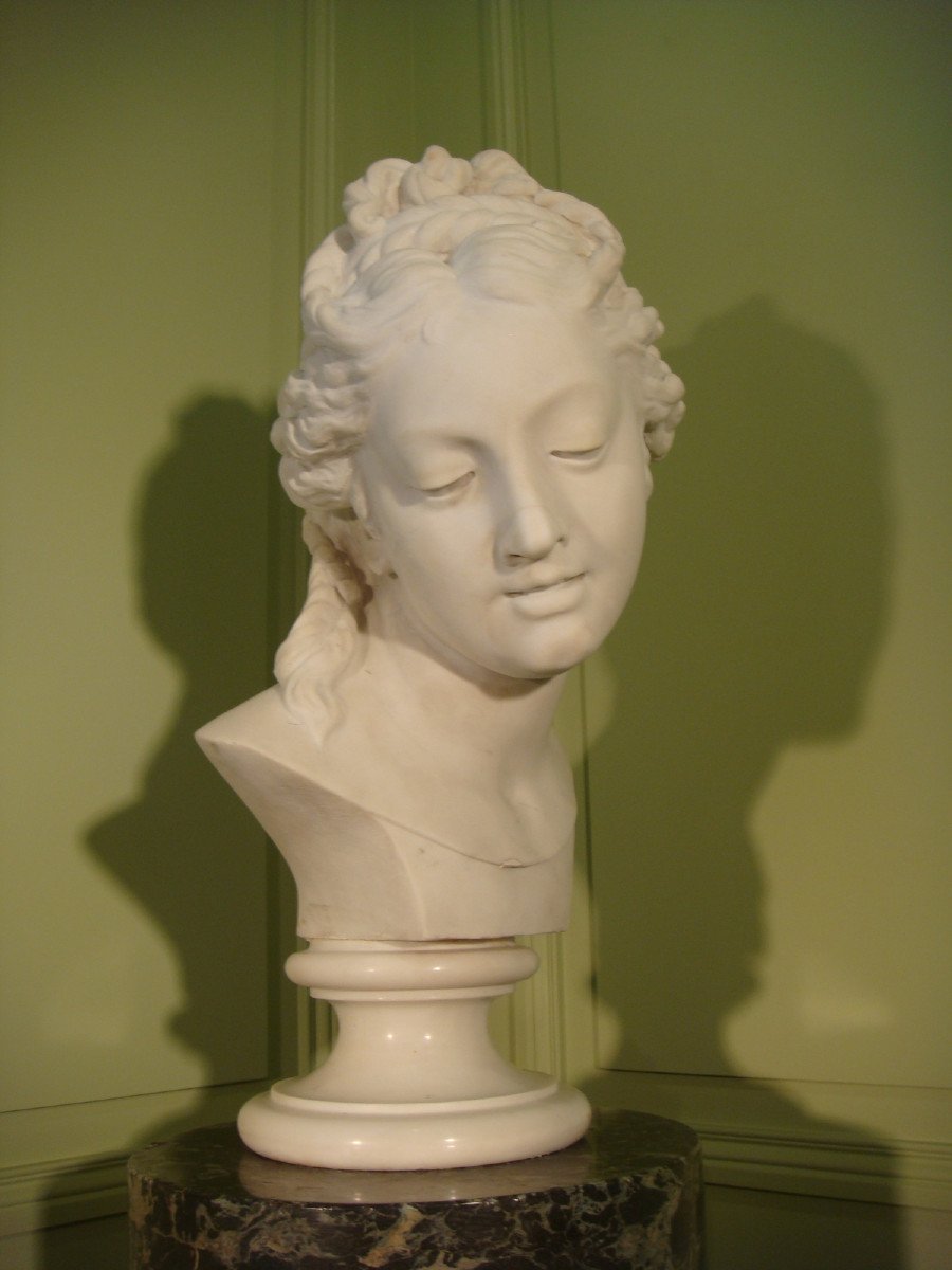 Antique Bust Of Woman Sculpture In Marble-photo-4