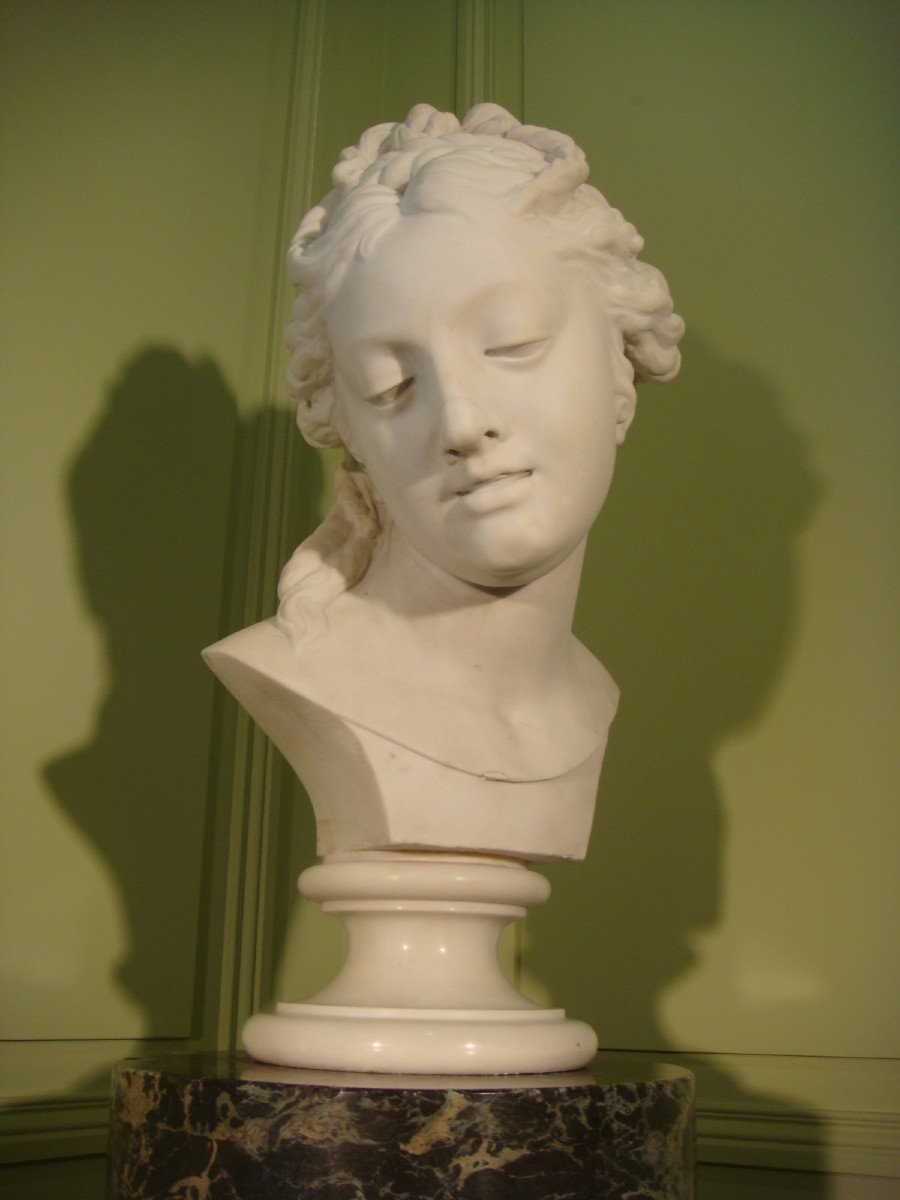Antique Bust Of Woman Sculpture In Marble-photo-4