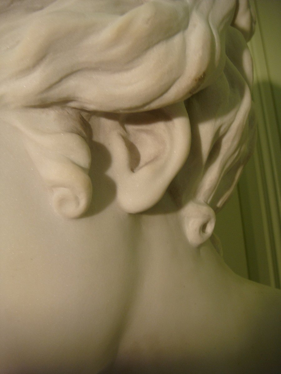 Antique Bust Of Woman Sculpture In Marble-photo-6
