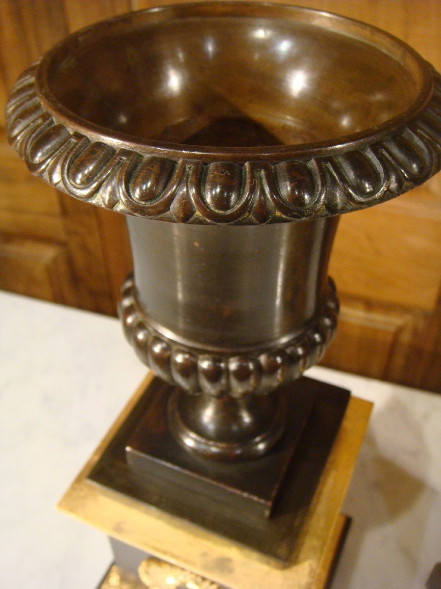 Pair Of Medici Vases In Brown Bronze And Gilt Bronze, Restoration Period.-photo-5