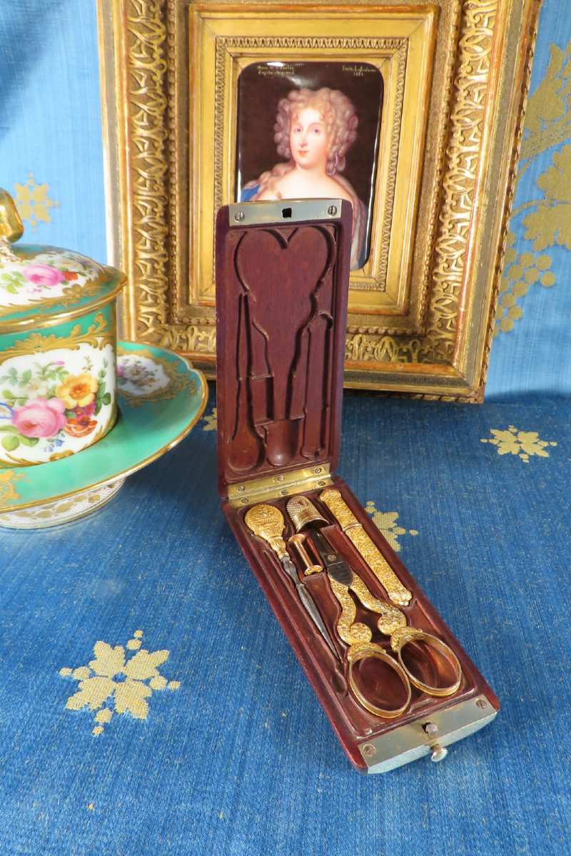 Petit Necessaire De Couture De Dame Epoque Début XIX ème 