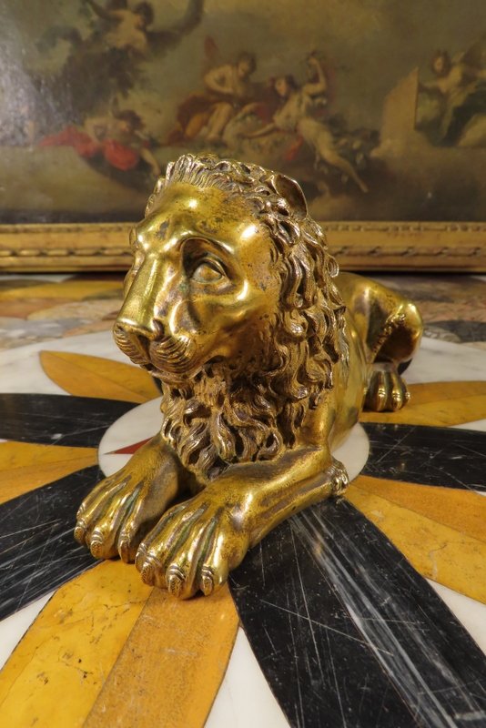 LION COUCHE EN BRONZE CISELE ET DORE Epoque Premier Empire-photo-1