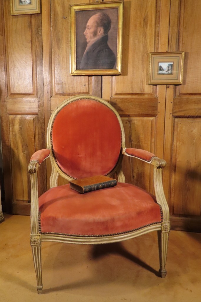 LARGE SIEGE DOSSIER PLAT EN BOIS LAQUE Epoque Louis XVI 