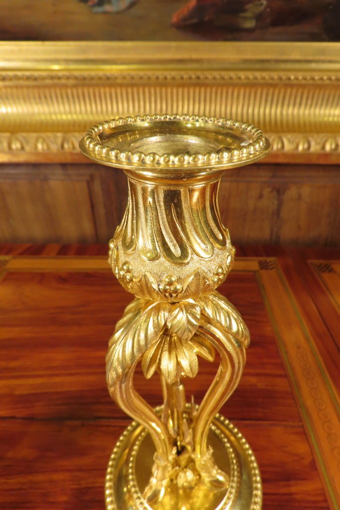 PAIRE DE BOUGEOIRS LAMPES EN BRONZE DORE Style Louis XVI -photo-1