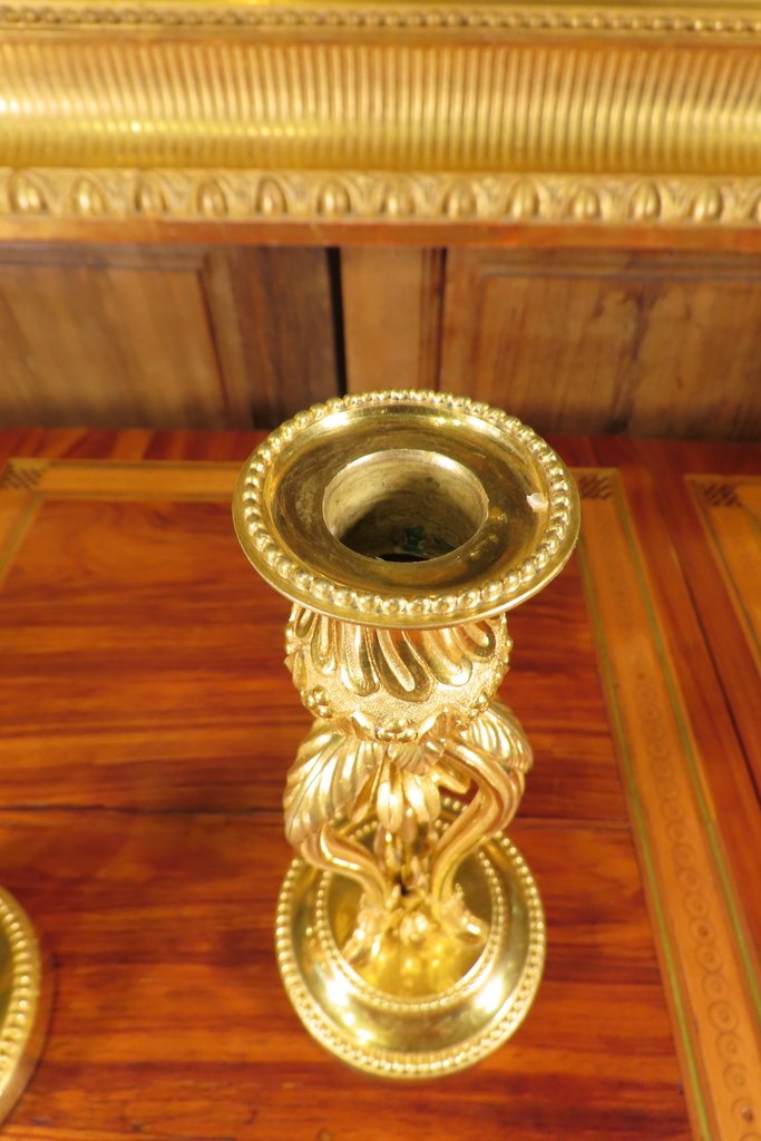 PAIRE DE BOUGEOIRS LAMPES EN BRONZE DORE Style Louis XVI -photo-2