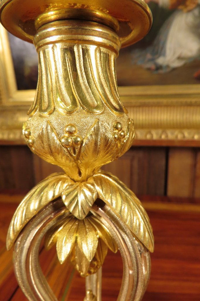 PAIRE DE BOUGEOIRS LAMPES EN BRONZE DORE Style Louis XVI -photo-6