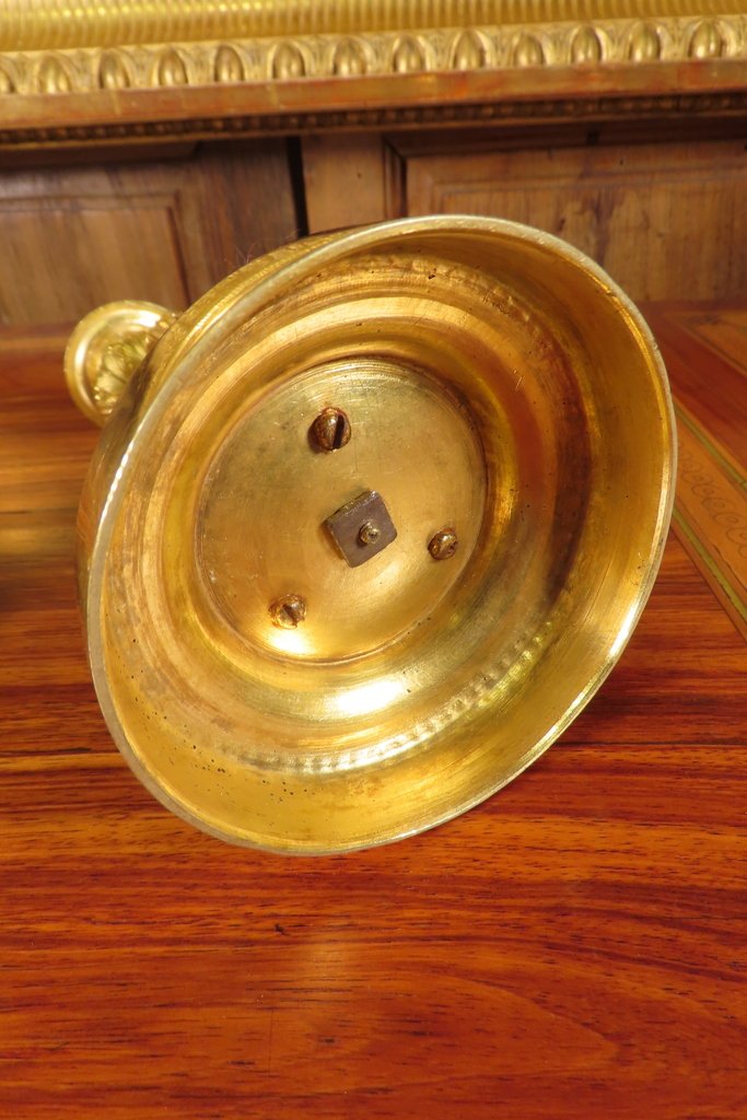 PAIRE DE BOUGEOIRS LAMPES EN BRONZE DORE Style Louis XVI -photo-7