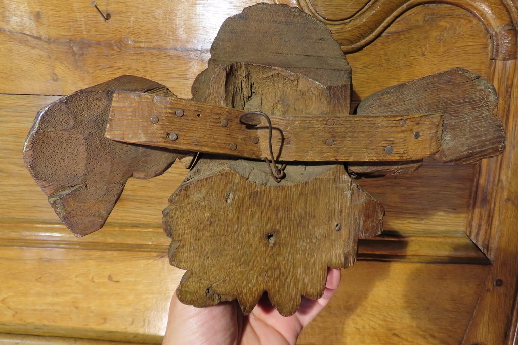 PAIRE DE TETES D’ANGES EN BOIS SCULPTE Epoque fin XVIII ème Siècle.-photo-7