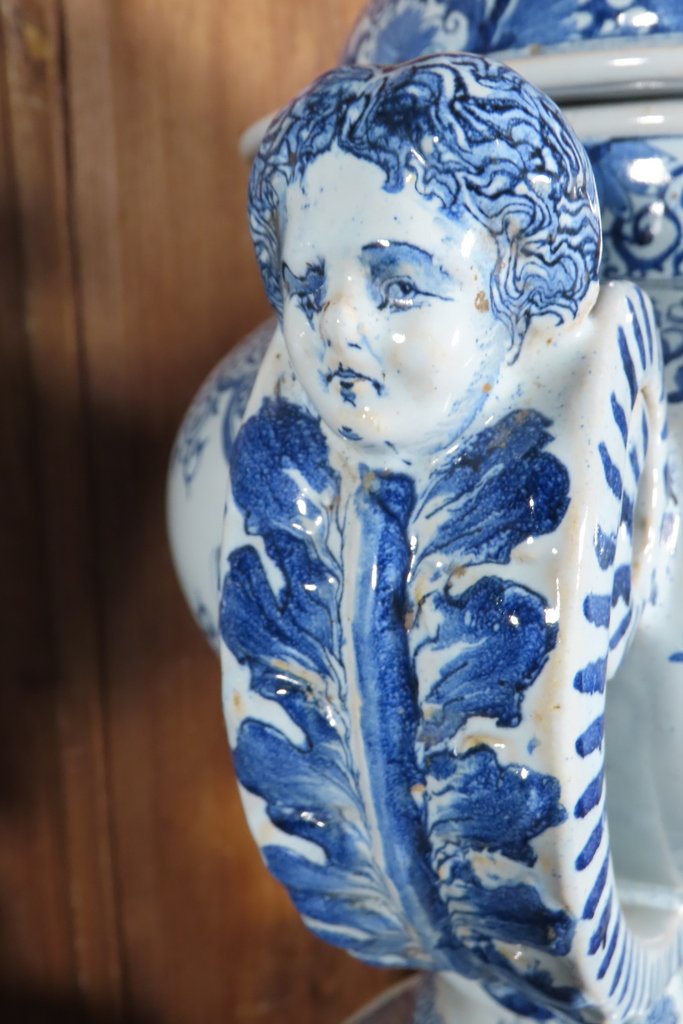 PAIRE DE VASES COUVERTS APOTHICAIRE EN FAIENCE Epoque deuxième partie du XIX ème -photo-1