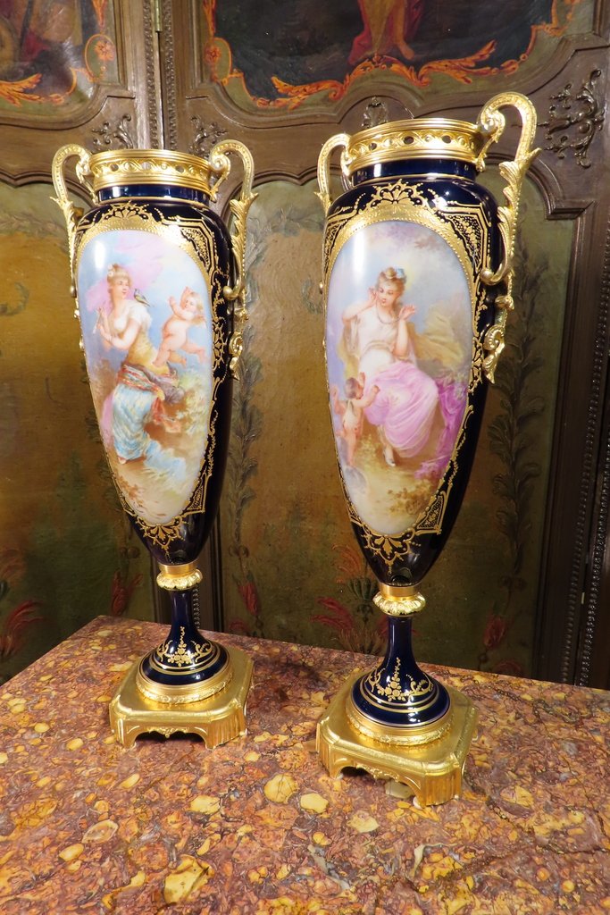 PAIRE DE VASES EN PORCELAINE POLYCHROME REHAUSSE A L’OR Epoque Napoléon III -photo-4