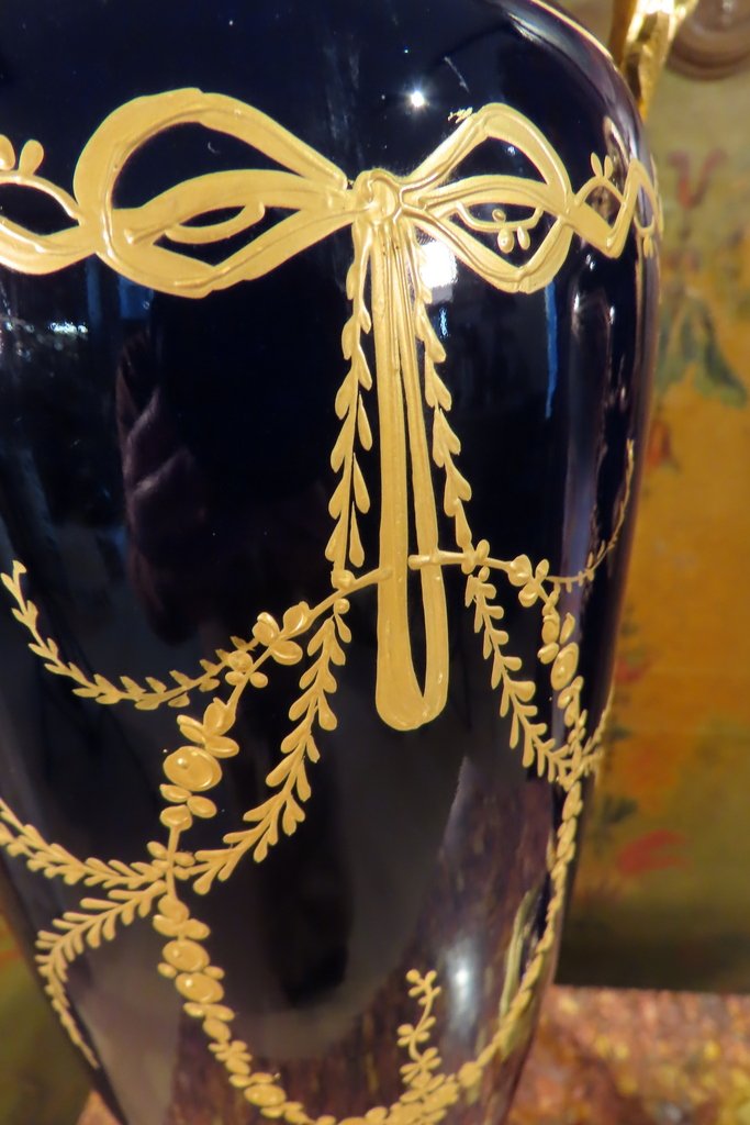 PAIRE DE VASES EN PORCELAINE POLYCHROME REHAUSSE A L’OR Epoque Napoléon III -photo-6
