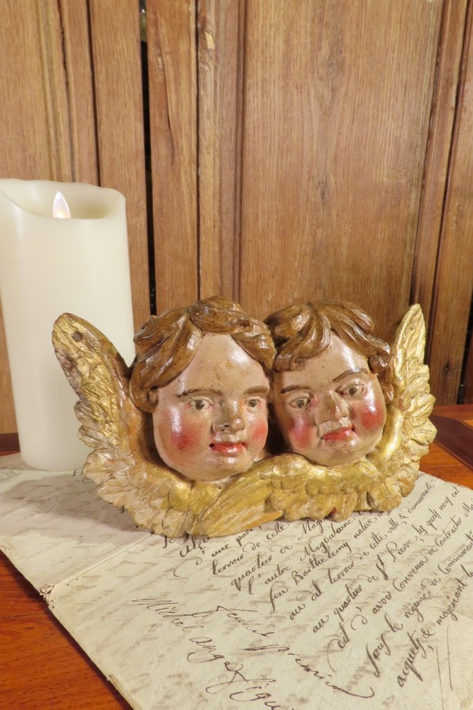 PAIRE DE PETITS ANGES EN BOIS SCULPTE POLYCHROME Epoque XVIII ème Siècle -photo-1