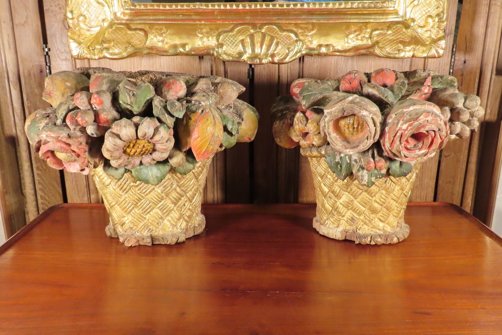 Pair Of Polychrome Wood Flower Baskets, 18th Century -photo-2