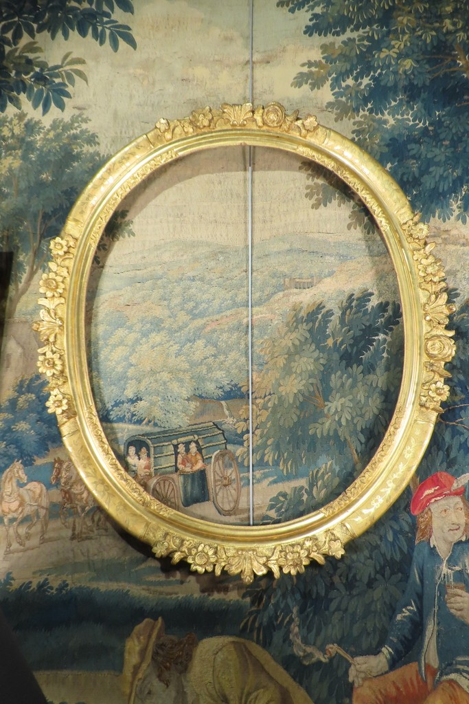Large Oval Frame In Carved And Gilded Wood, Louis XV Period