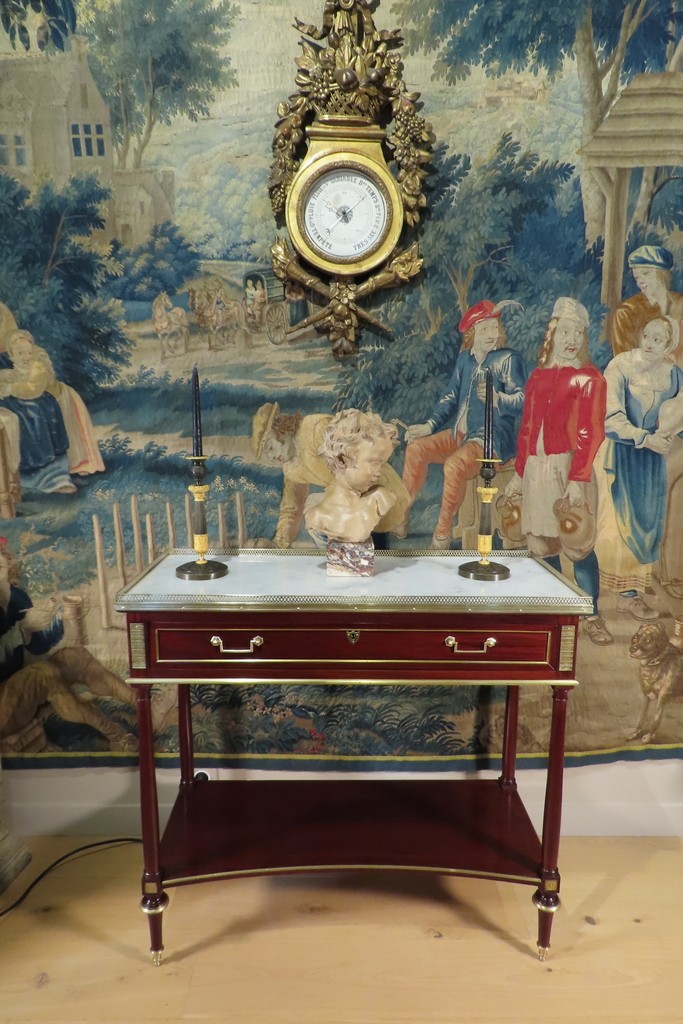 CONSOLE RECTANGULAIRE EN ACAJOU Epoque Directoire 